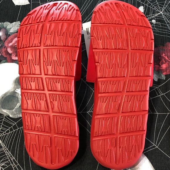 DS NWT NIKE SB RED/WHITE BENASSI SOLARSOFT SLIDES 9 RARE - Picture 7 of 8